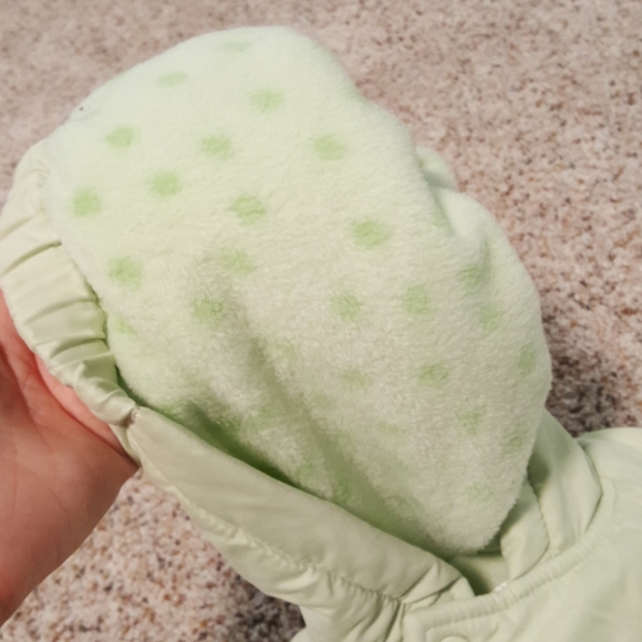 6 month snow suit Unisex Almost new - Picture 5 of 8